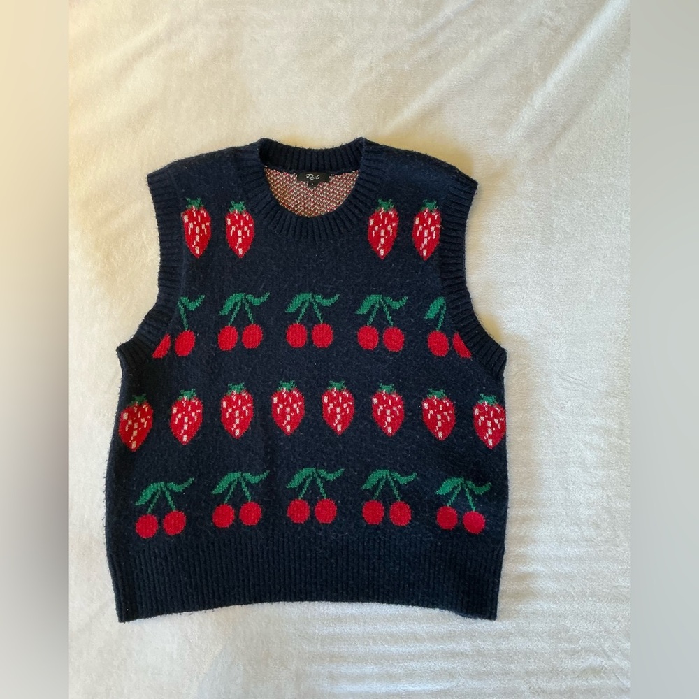 Rails - women’s L - fuzzy sweater vest - navy and red